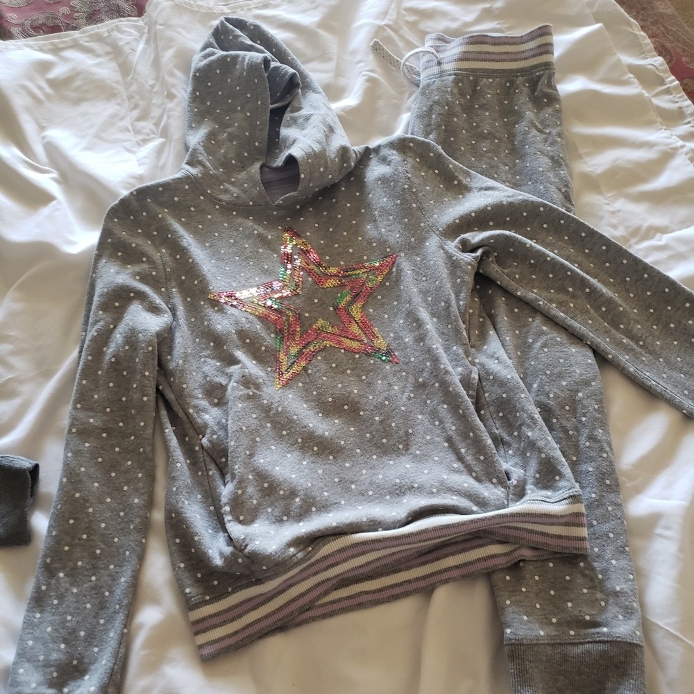 Sweatshirts & Pants